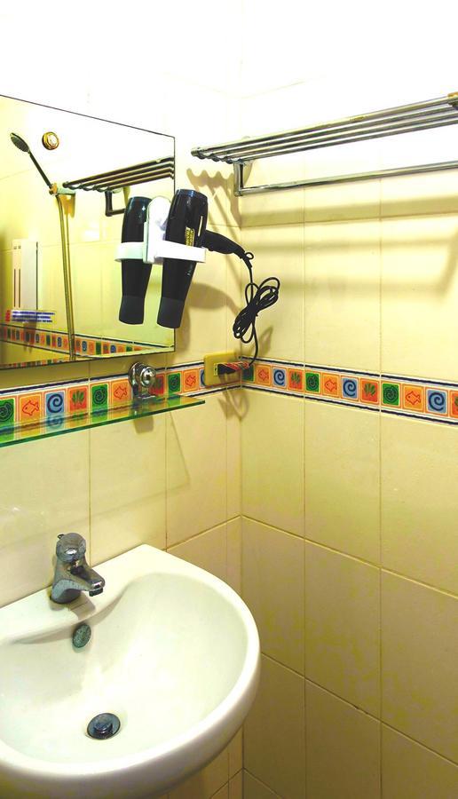 Dolphin Castle Bed & Breakfast Đông Cảng Ngoại thất bức ảnh